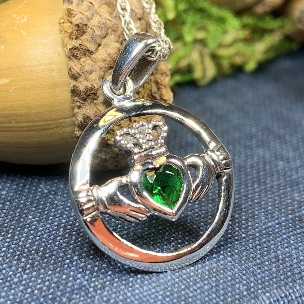 Emerald on sale claddagh necklace