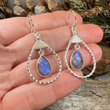 Load image into Gallery viewer, Delyth Celtic Earrings
