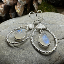 Load image into Gallery viewer, Delyth Celtic Earrings
