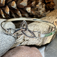 Load image into Gallery viewer, Celtic Triquetra Bracelet
