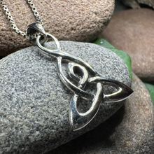 Load image into Gallery viewer, Mother&#39;s Knot Necklace
