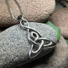 Load image into Gallery viewer, Mother&#39;s Knot Necklace
