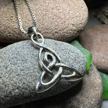 Load image into Gallery viewer, Mother&#39;s Knot Necklace
