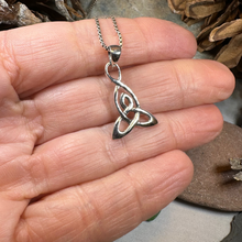 Load image into Gallery viewer, Mother&#39;s Knot Necklace
