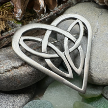 Load image into Gallery viewer, Everheart Celtic Heart Brooch
