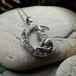 Nocturn Wolf Moon Necklace