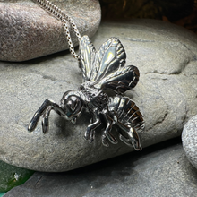 Load image into Gallery viewer, Cordelia Bee Necklace
