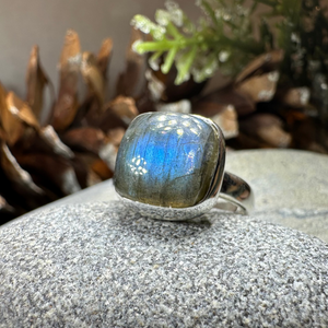 Celtic Twilight Labradorite Ring