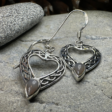 Load image into Gallery viewer, Scottish Heart Earrings
