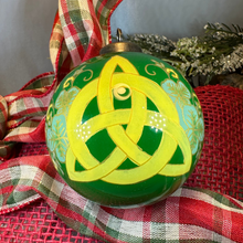 Load image into Gallery viewer, Celtic Trinity Knot Ornament
