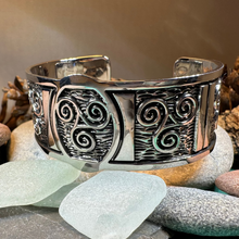 Load image into Gallery viewer, Celtic Triskelion Bracelet
