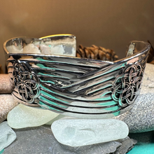 Load image into Gallery viewer, Giorsal Celtic Knot Bracelet
