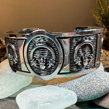 Load image into Gallery viewer, Claddagh Cuff Bracelet
