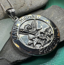 Load image into Gallery viewer, Saint Michael Pendant, Guardian Angel Necklace, Men&#39;s Jewelry, Religious Jewelry, Catholic Gift, Christian Gift, Confirmation Gift, Police
