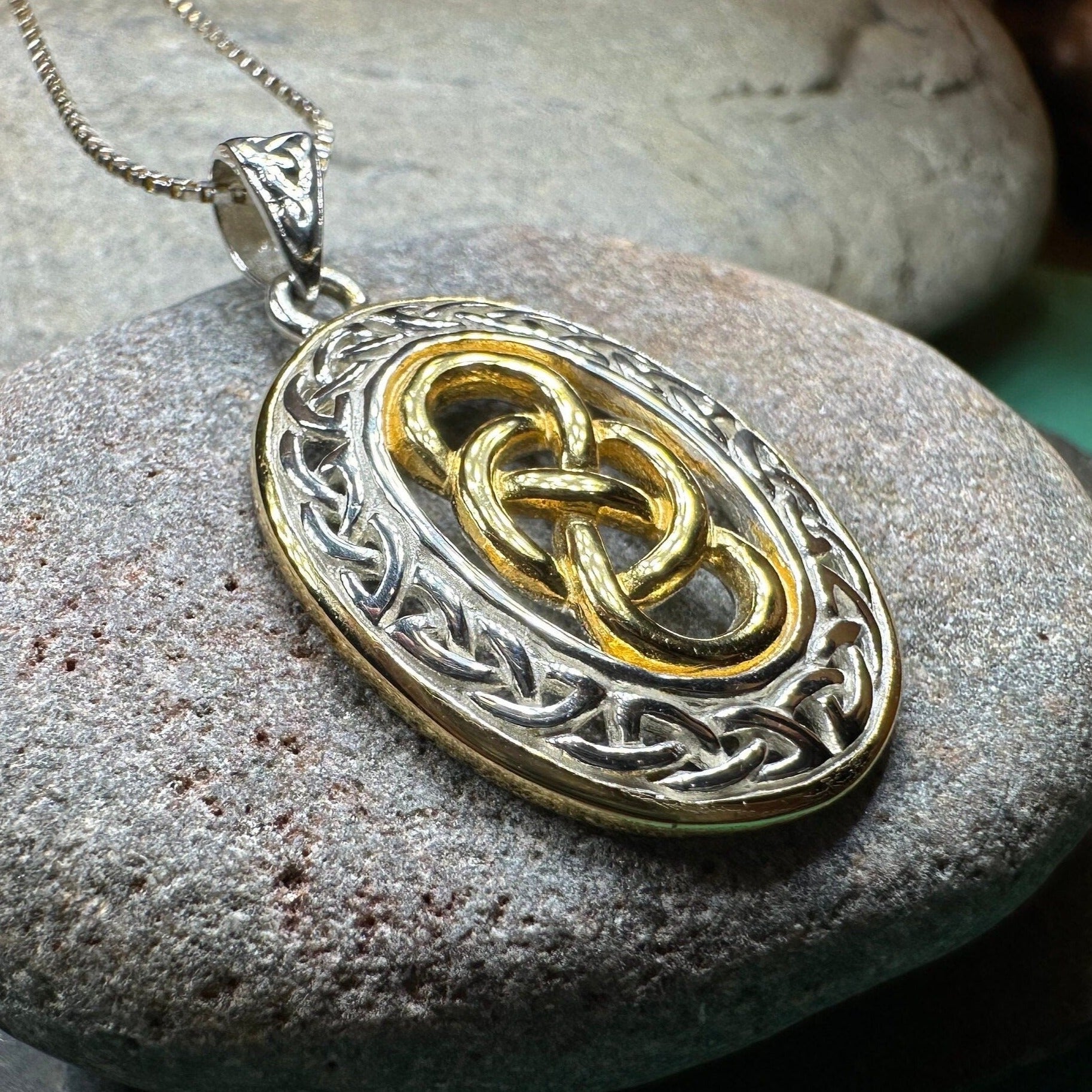 Gold celtic jewelry hotsell