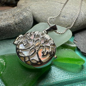 Ceangailte Celtic Tree Locket Necklace