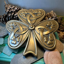 Load image into Gallery viewer, Irish Shamrock Wall Plaque
