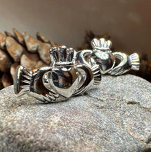 Load image into Gallery viewer, Fíorghrá Claddagh Cuff Links
