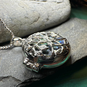 Ceangailte Celtic Tree Locket Necklace