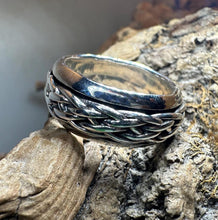 Load image into Gallery viewer, Celtic Ring, Irish Wedding Ring, Silver Scottish Ring, Large Irish Ring, Promise Ring, Anniversary Gift, Wedding Band, Spinner Ring
