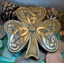 Load image into Gallery viewer, Irish Shamrock Wall Plaque
