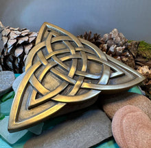 Load image into Gallery viewer, Triquetra Wall Art, Ireland Gift, Ceramic Wall Plaque, New Home Gift, New Bride Gift, Irish Gift, Irish Decor, Trinity Knot Wall Plaque
