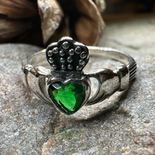 Load image into Gallery viewer, Clarina Claddagh Ring
