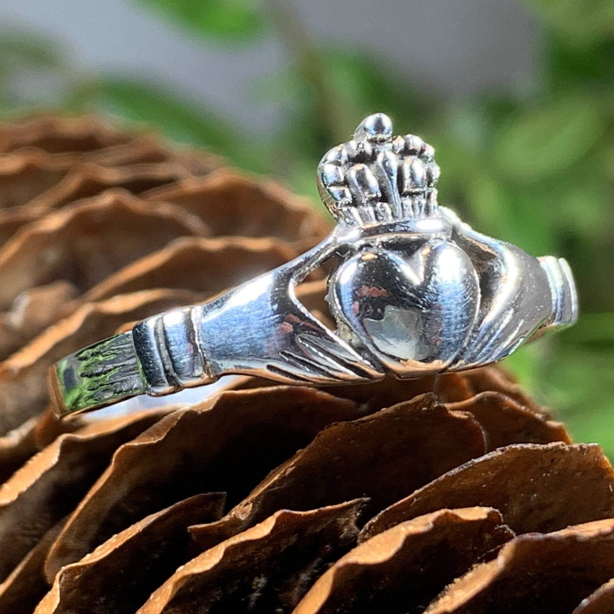 Men's Silver Trinity Knot Claddagh Ring | CladdaghRings.com