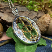 Load image into Gallery viewer, Chalice Well Necklace, Irish Jewelry, Celtic Jewelry, Scotland Jewelry, Anniversary Gift, Ireland Gift, Peace Jewelry, Spiritual Gift
