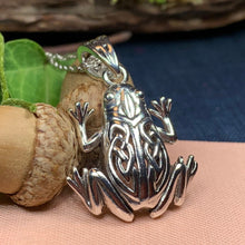 Load image into Gallery viewer, Frog Necklace, Tree Frog Jewelry, Celtic Frog Pendant, Animal Jewelry, Irish Jewelry, Anniversary Gift, Mom Gift, Frog Gift, Wife Gift
