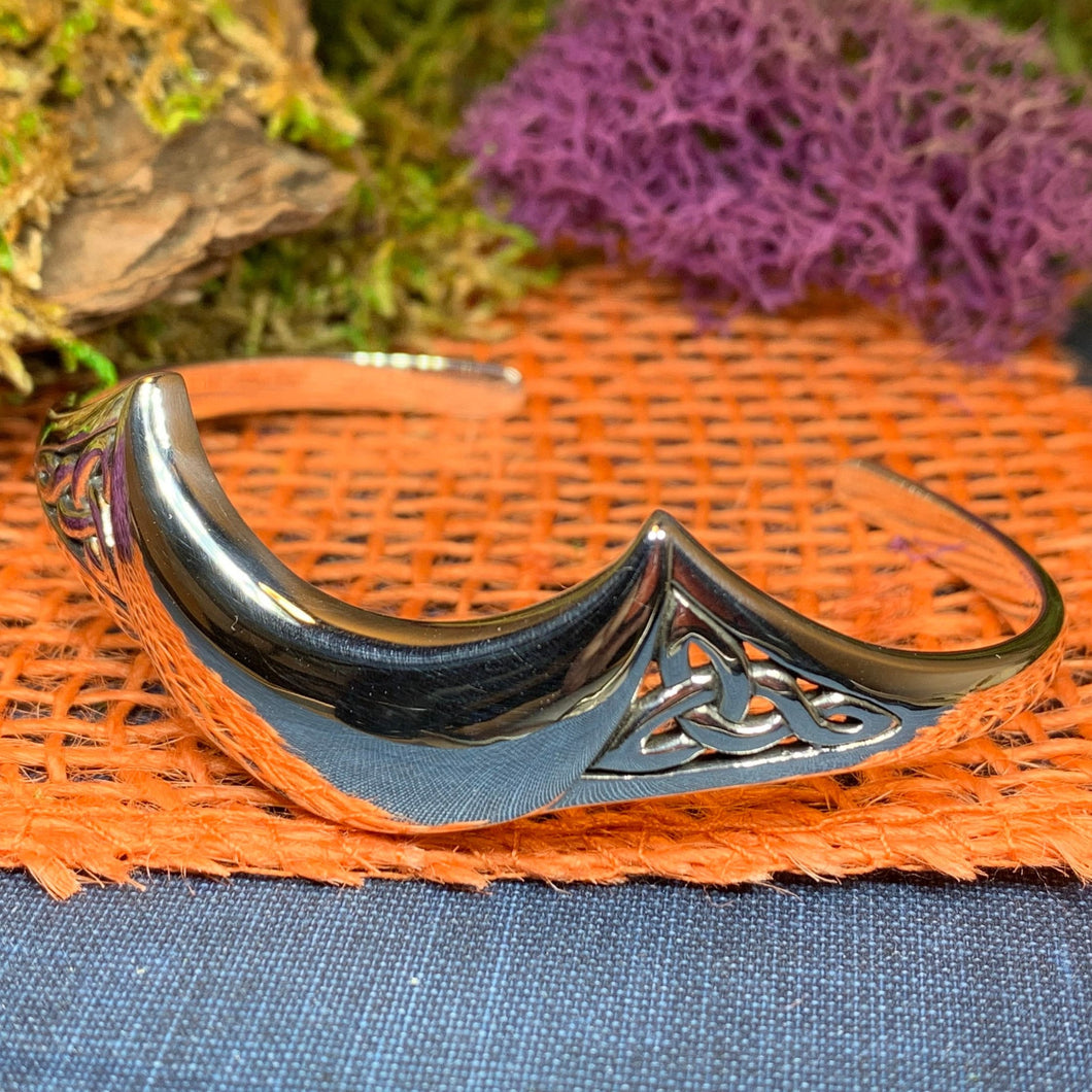 Lava stone viking beaded gemstone men bracelet at ₹1150 | Azilaa