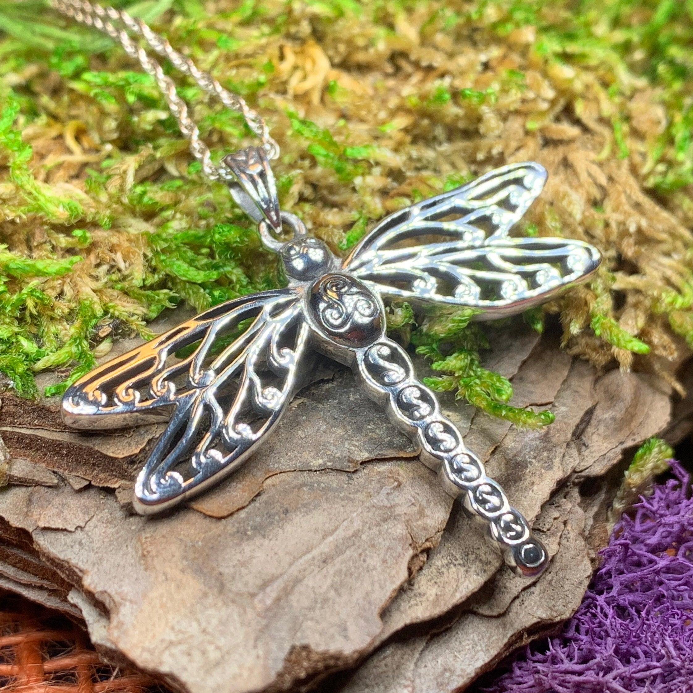 Dragonfly on sale necklace meaning