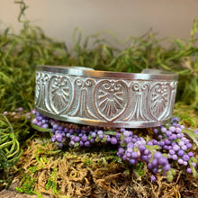 Load image into Gallery viewer, Celtic Knot Bracelet, Celtic Jewelry, Irish Bangle Bracelet, Scotland Jewelry, Ireland Jewelry, Celtic Cuff, Wife Gift, Girlfriend Gift
