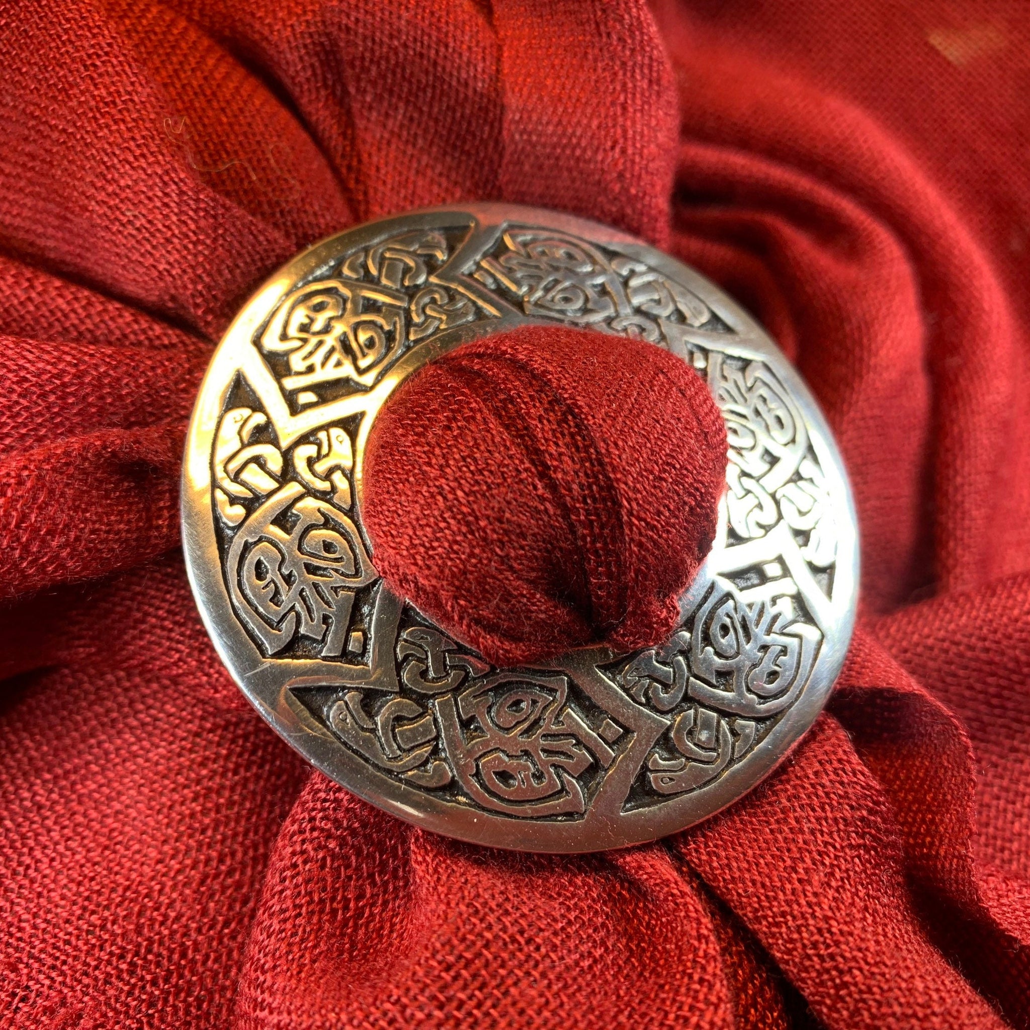 Circular Celtic Scarf Ring in Polished Pewter, Traditional Scottish  Jewellery Accessory