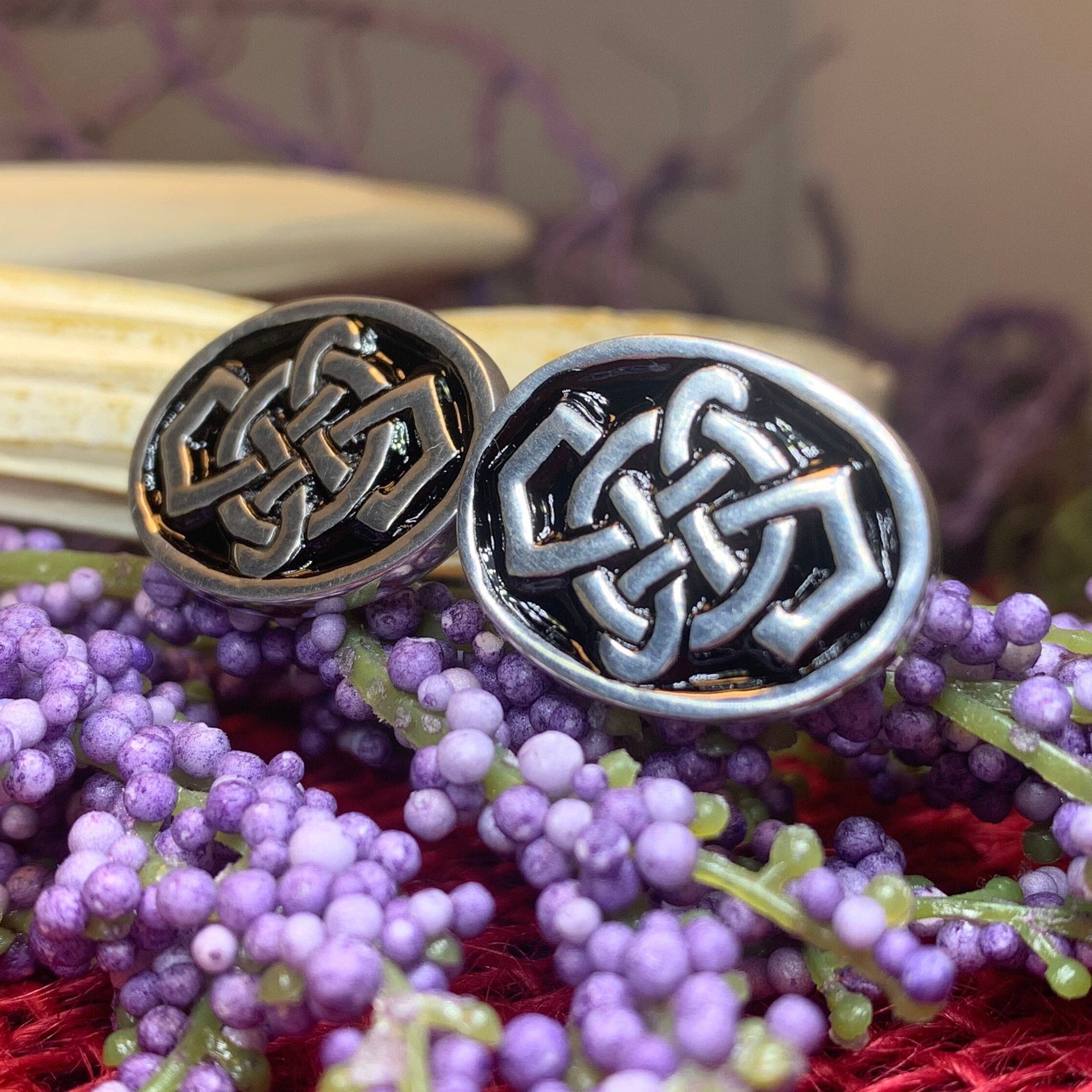 Celtic Triangle Knot buy Cuff Links - Shown in Sterling Silver (FB01399A)