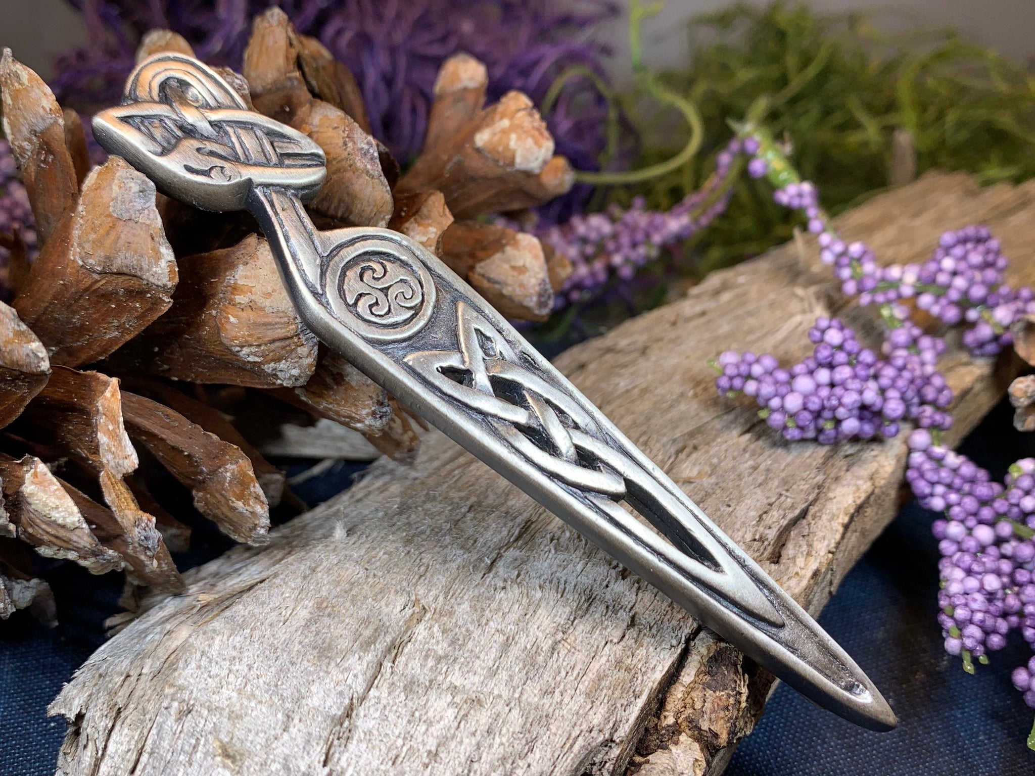 Book of Kells Wedding Kilt Pin – Celtic Tides/Celtic Corner