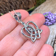 Load image into Gallery viewer, Mother&#39;s Knot Necklace, Celtic Knot Jewelry, Irish Jewelry, Mom Gift, Celtic Heart Pendant, Ireland Gift, Mother &amp; Child Jewelry, Wife Gift
