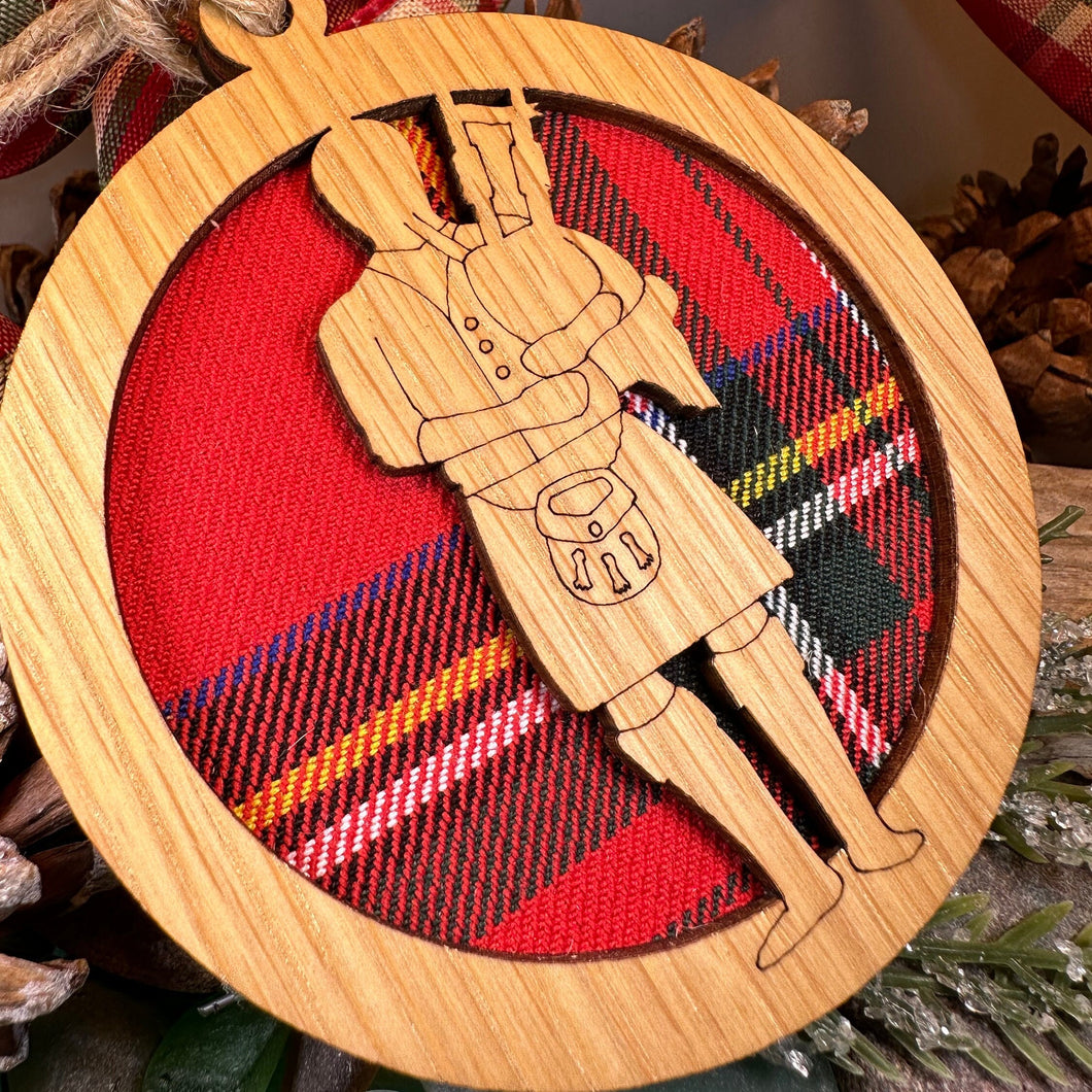 Bagpiper Ornament, Christmas Tree Ornament, Scotland Gift, Scottish Gift, Tartan Gift, Hanging Ornament, Bagpipes, Oak Wood Plaque