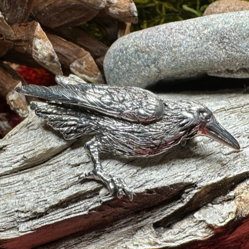 Tethra Realistic Raven Brooch